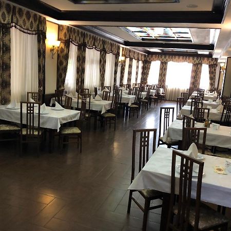 Hotel Onix Roman Exterior foto