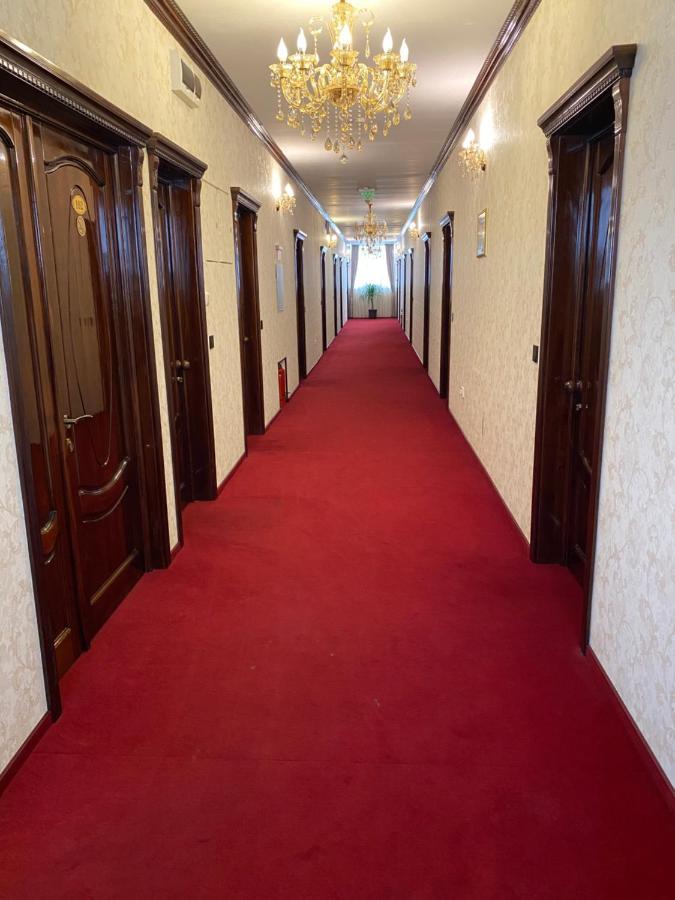 Hotel Onix Roman Exterior foto