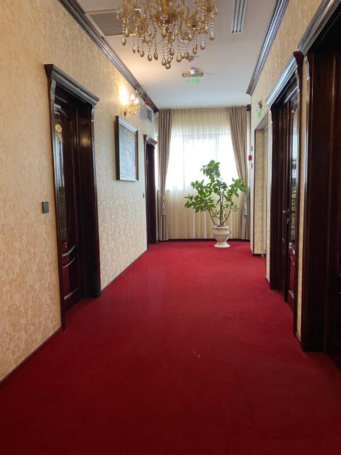 Hotel Onix Roman Exterior foto